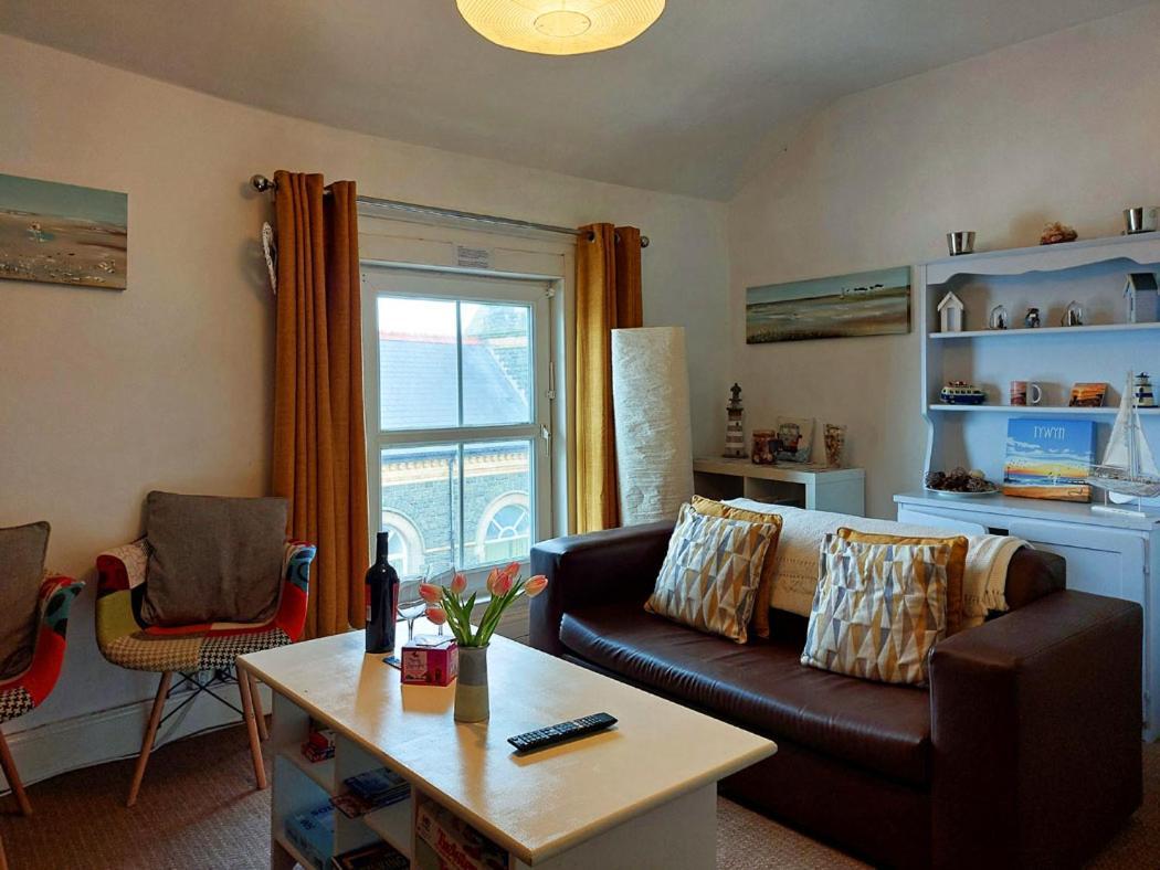 Salt Marsh Apartment Tywyn Ngoại thất bức ảnh